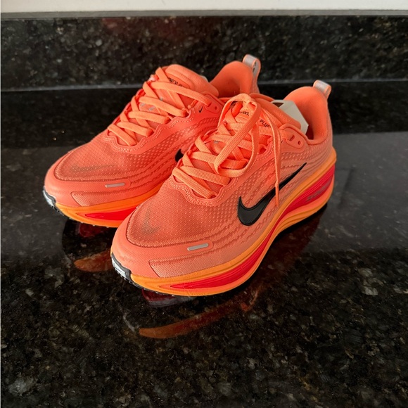 Nike Women’s Vomero Plus Running Sneakers - Picture 1 of 5